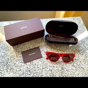 Tom Ford Cat eye Sunglasses